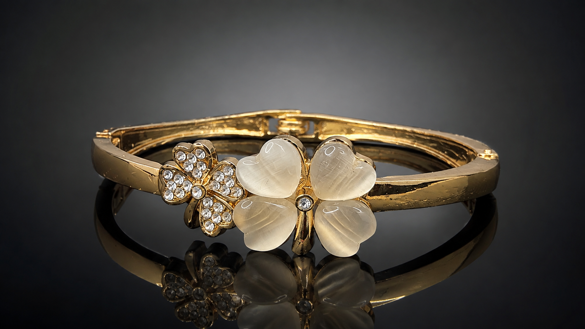 Gold Cat's Eye Heart Clover Bracelet - View 3