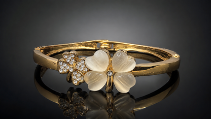 Gold Cat's Eye Heart Clover Bracelet - View 3